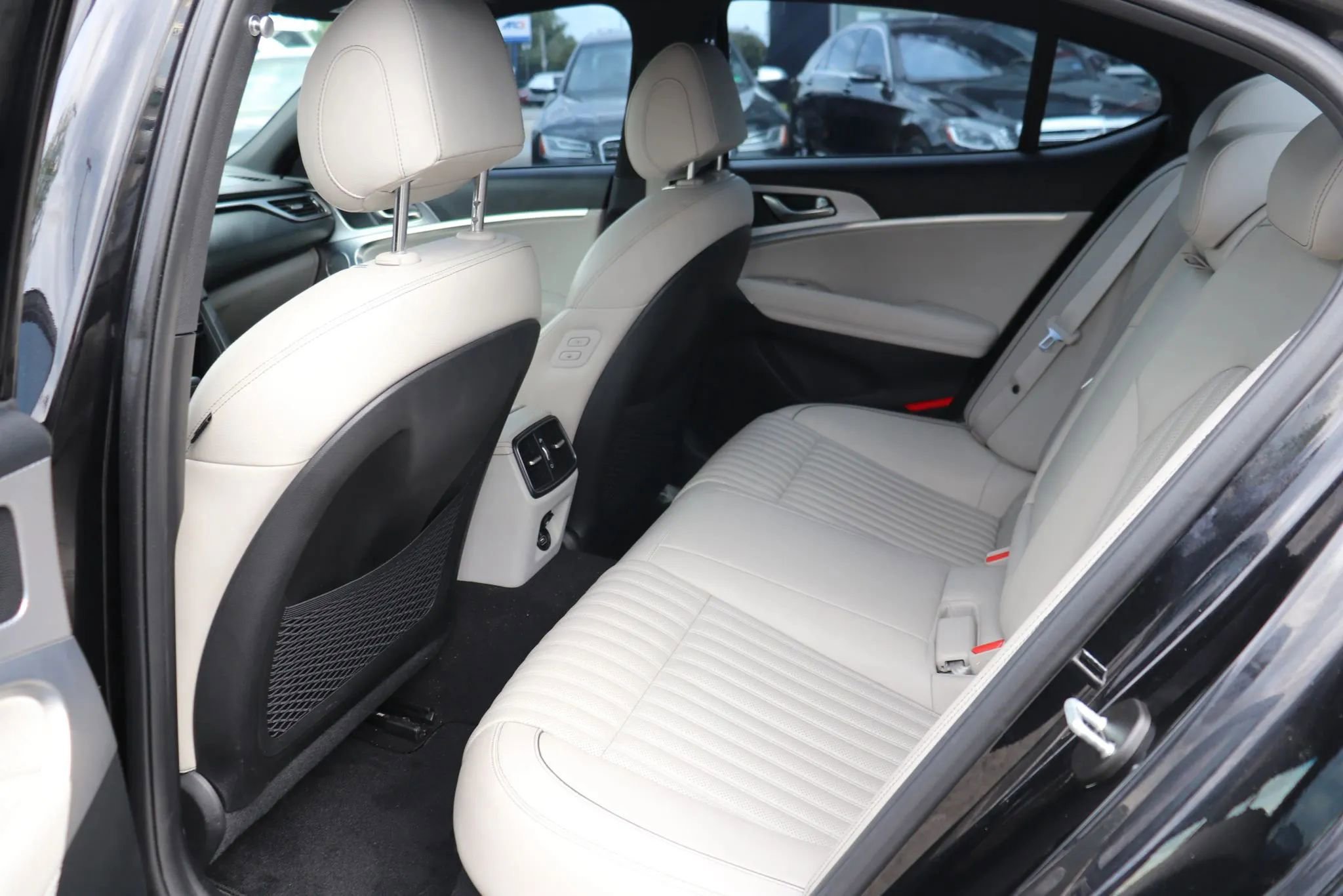Used 2022 Genesis G70 2.0T w/ Prestige Package RWD image 11