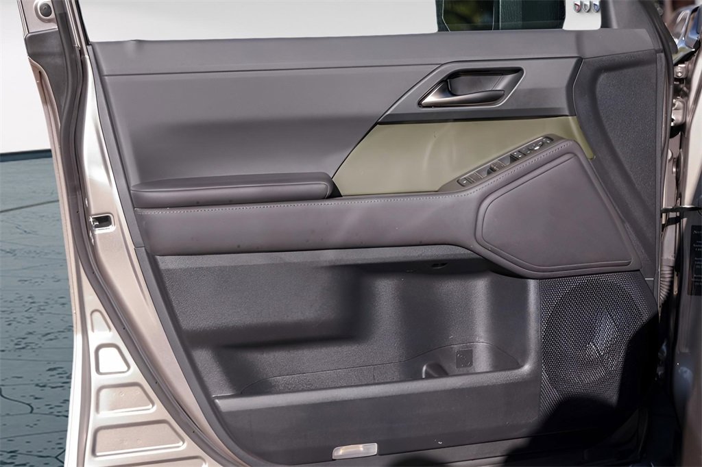 Used 2024 Lexus GX 550 image 27