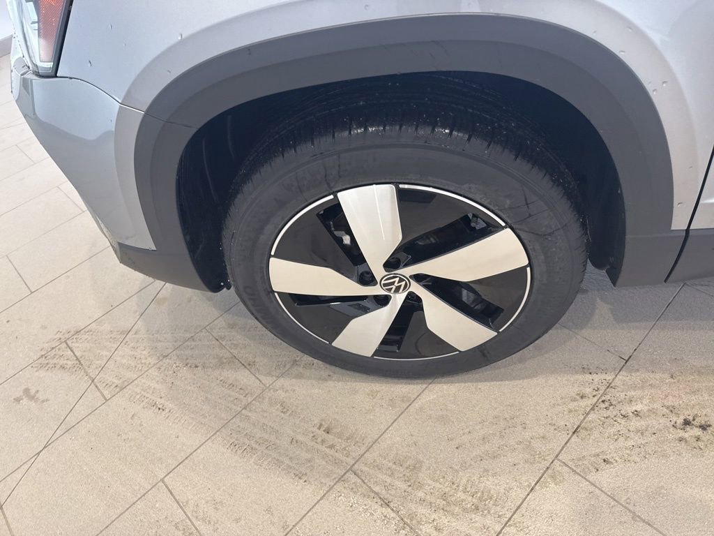 New 2026 Volkswagen Taos S image 9