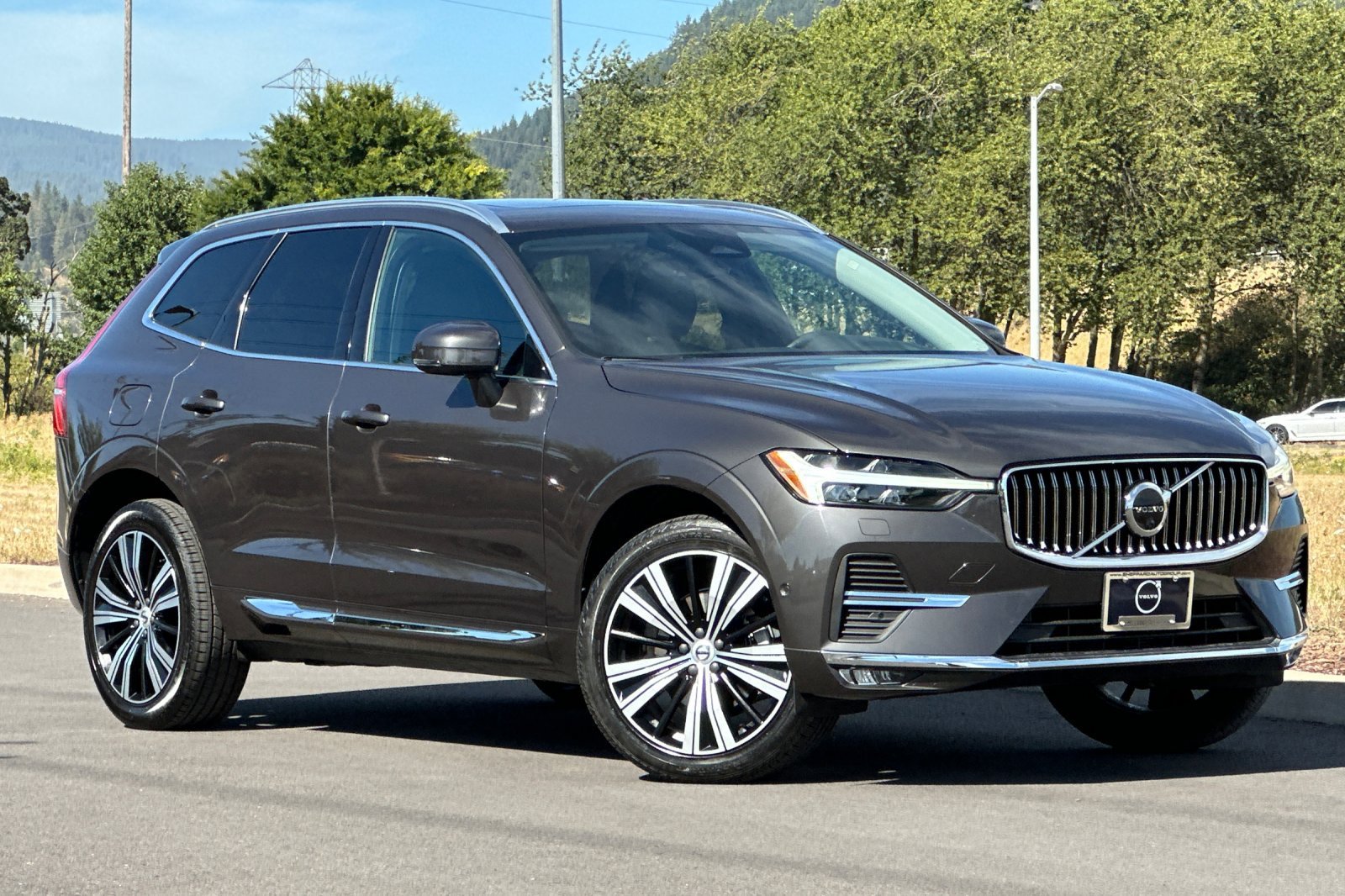 Used 2023 Volvo XC60 B5 Plus w/ Climate Package