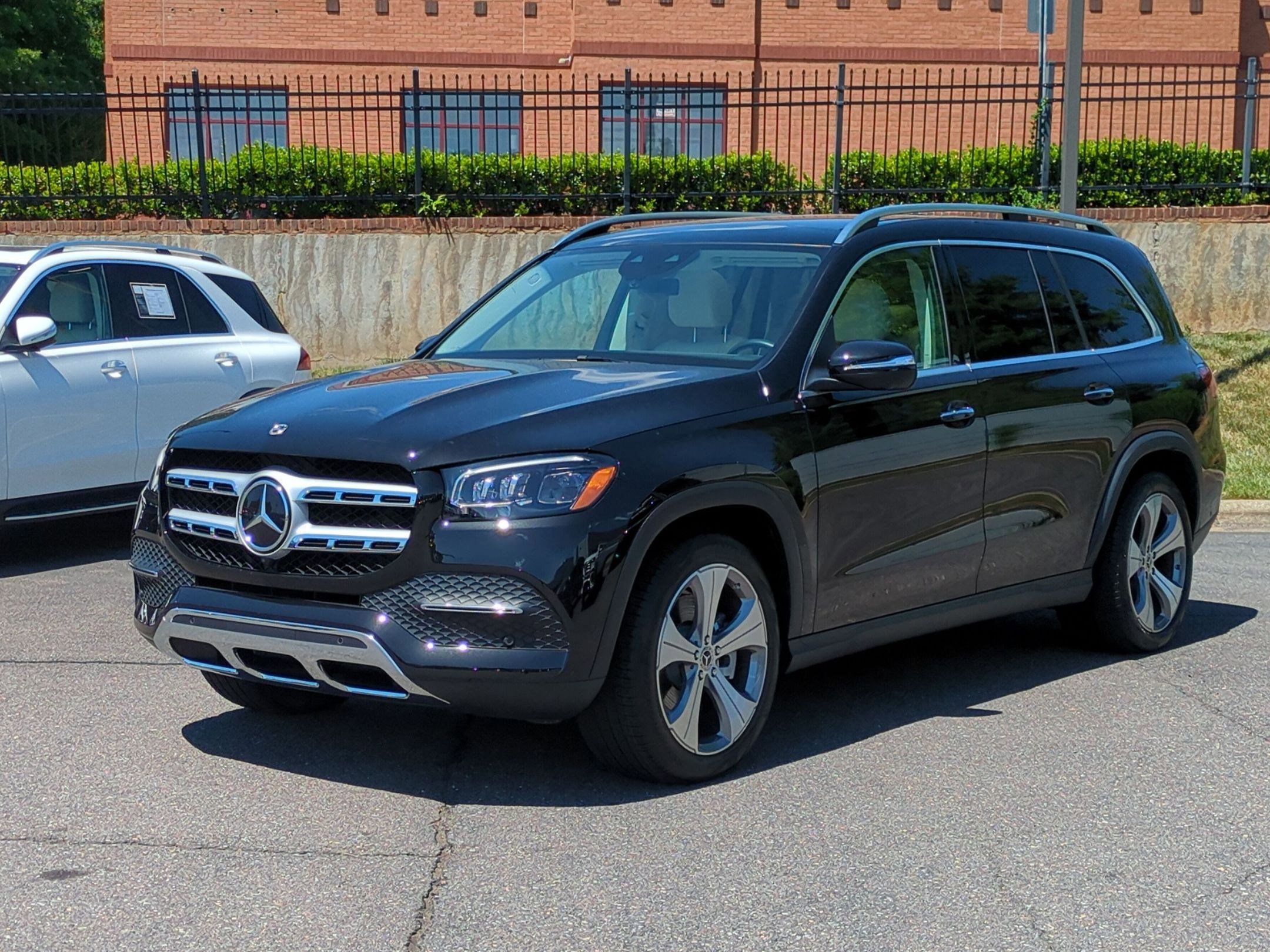 Certified 2022 Mercedes-Benz GLS 450 4MATIC image 7