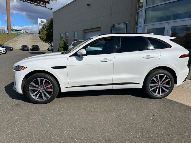 Certified 2023 Jaguar F-PACE R-Dynamic S image 3