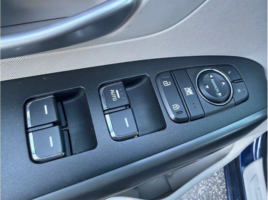 Used 2020 Kia Sedona EX image 9