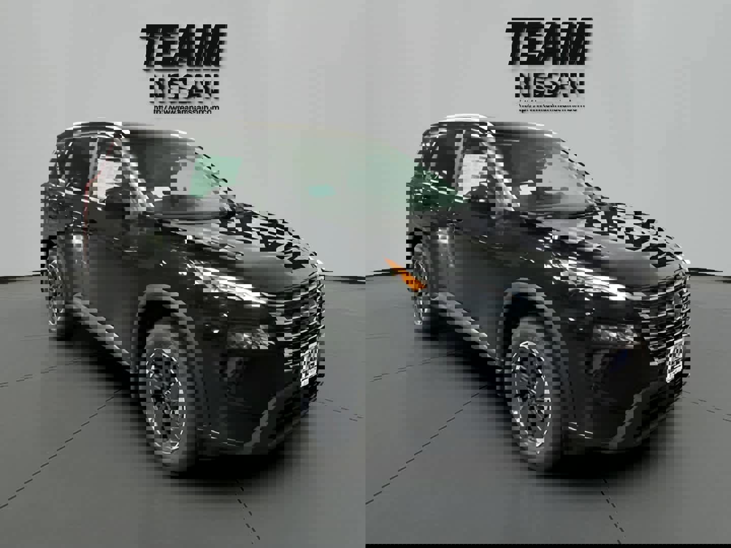 Used 2025 Nissan Rogue SV image 13