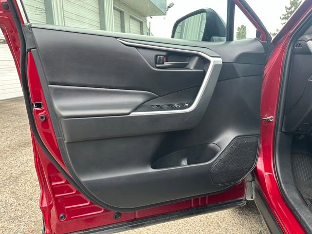 Used 2024 Toyota RAV4 LE image 23