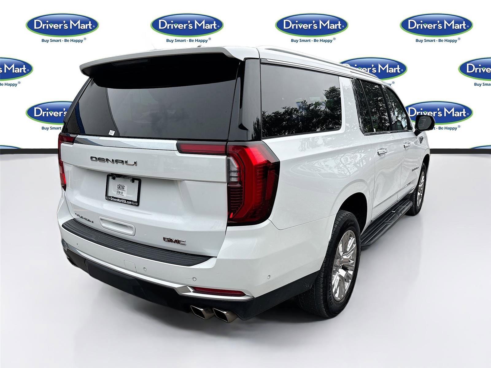 Used 2025 GMC Yukon XL Denali RWD image 7