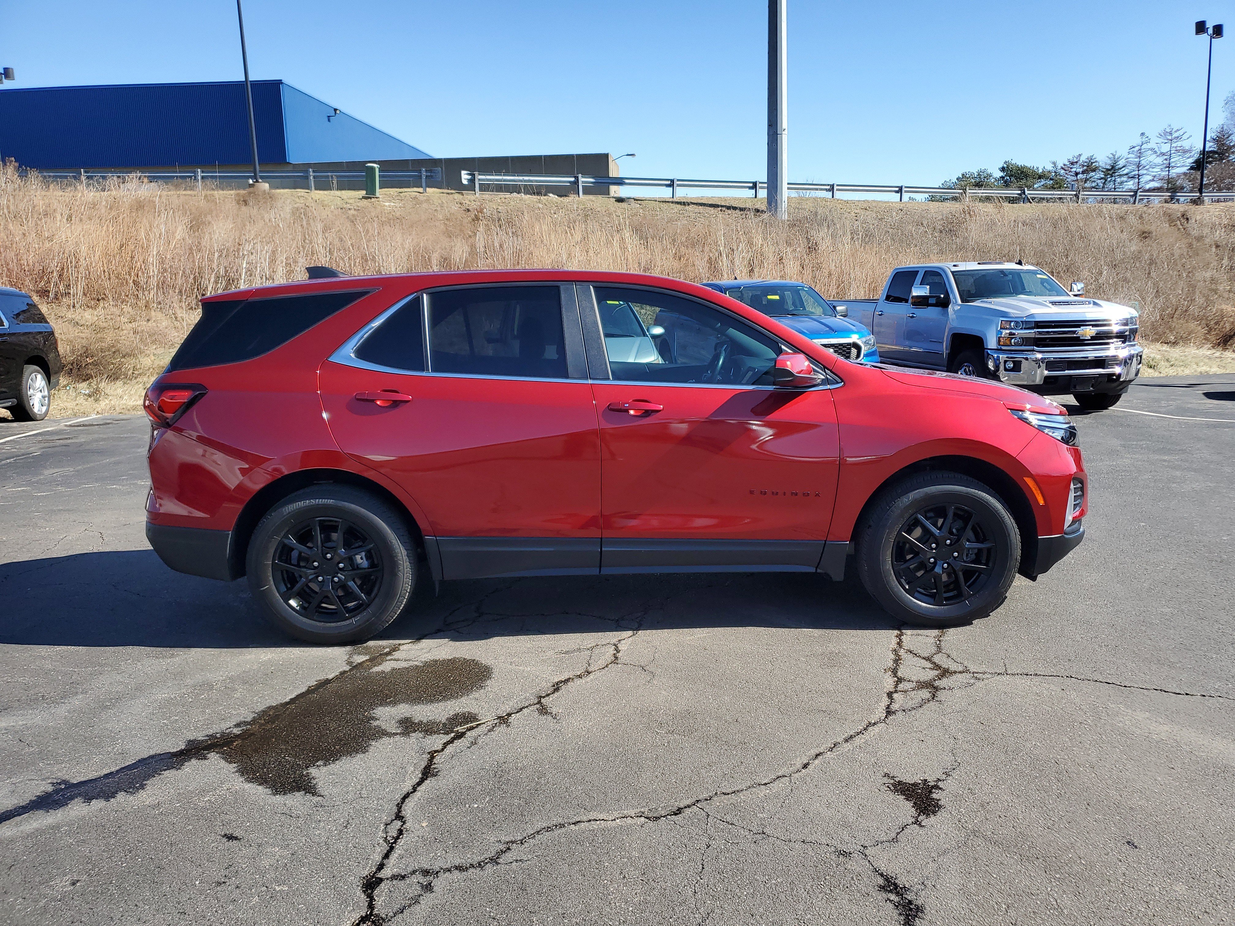 Used 2024 Chevrolet Equinox LT image 3