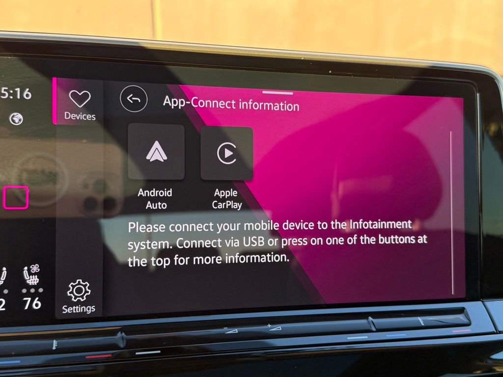 Certified 2025 Volkswagen Atlas SEL Premium R-Line image 9