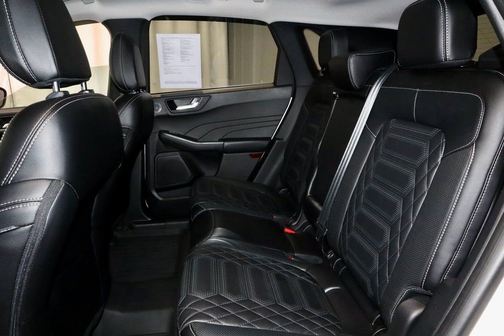 Certified 2024 Ford Escape SE w/ PHEV Premium Package image 23