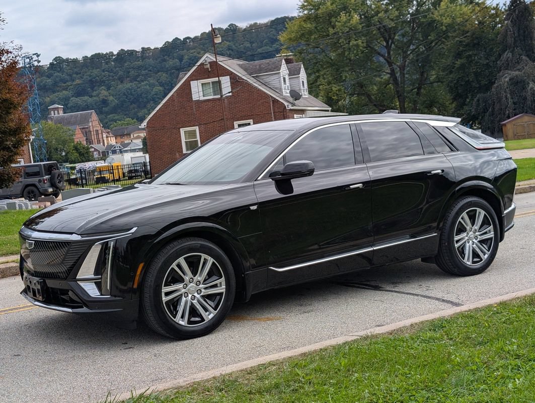 Used 2024 Cadillac Lyriq Tech w/ Driver Assist Package AWD/4WD image 16