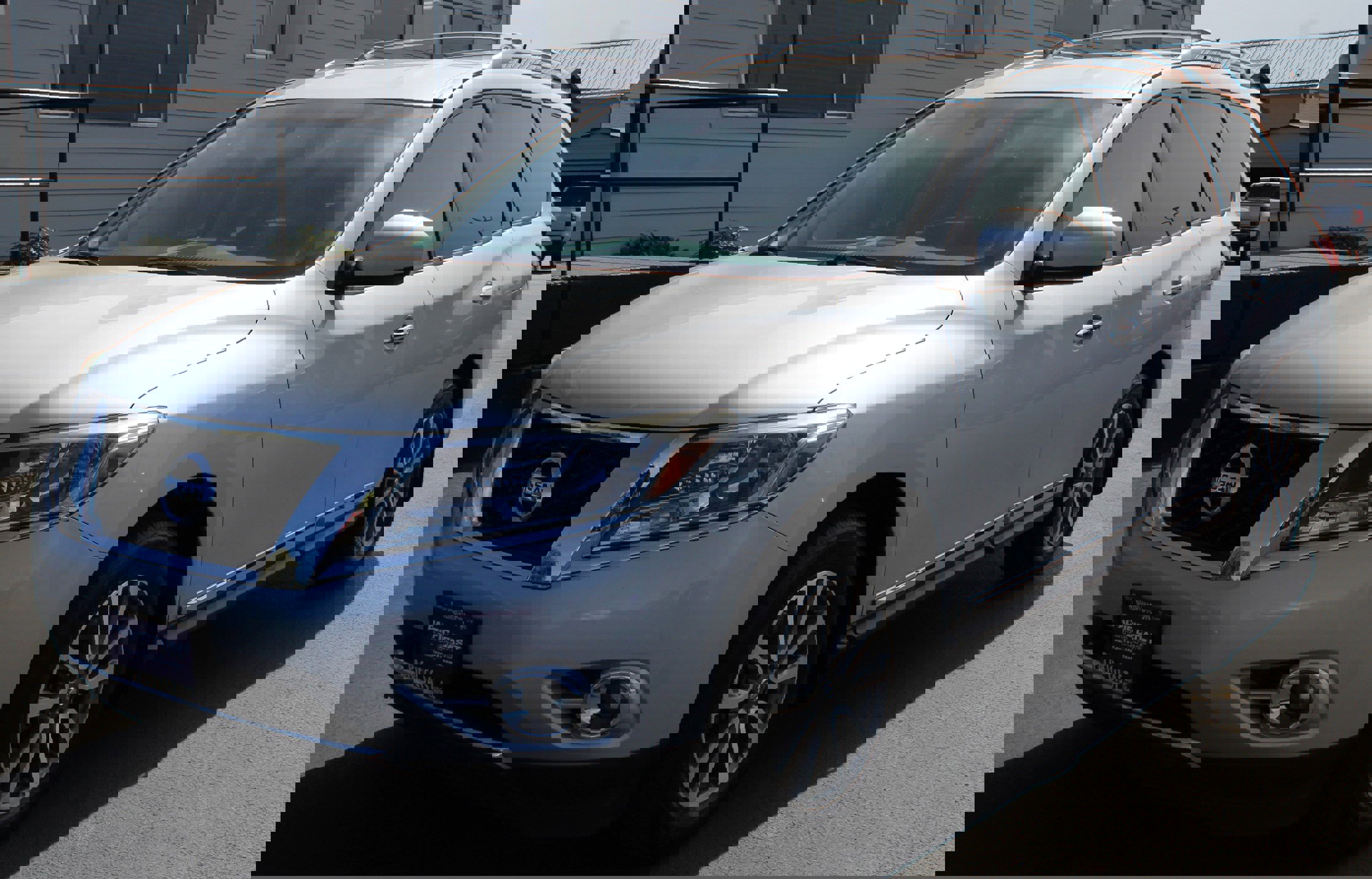 Used 2013 Nissan Pathfinder SL w/ Cargo Pkg image 2