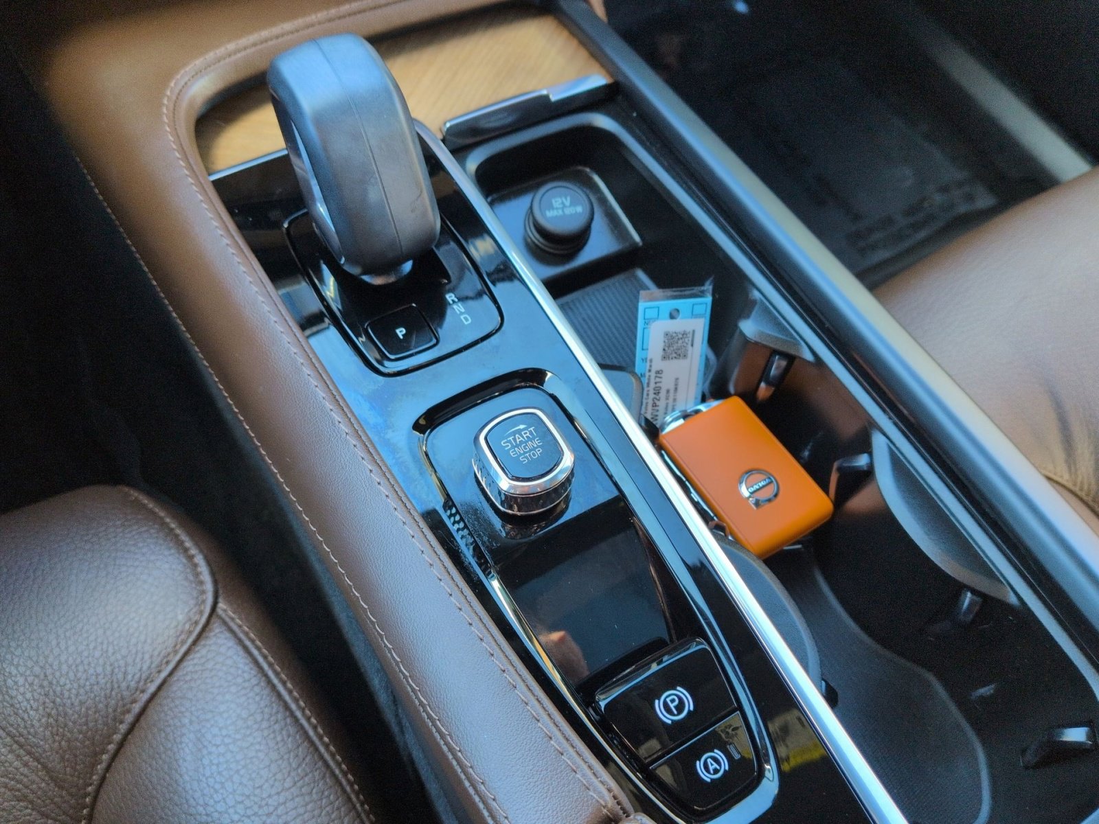 Used 2024 Volvo XC90 B6 Plus image 22