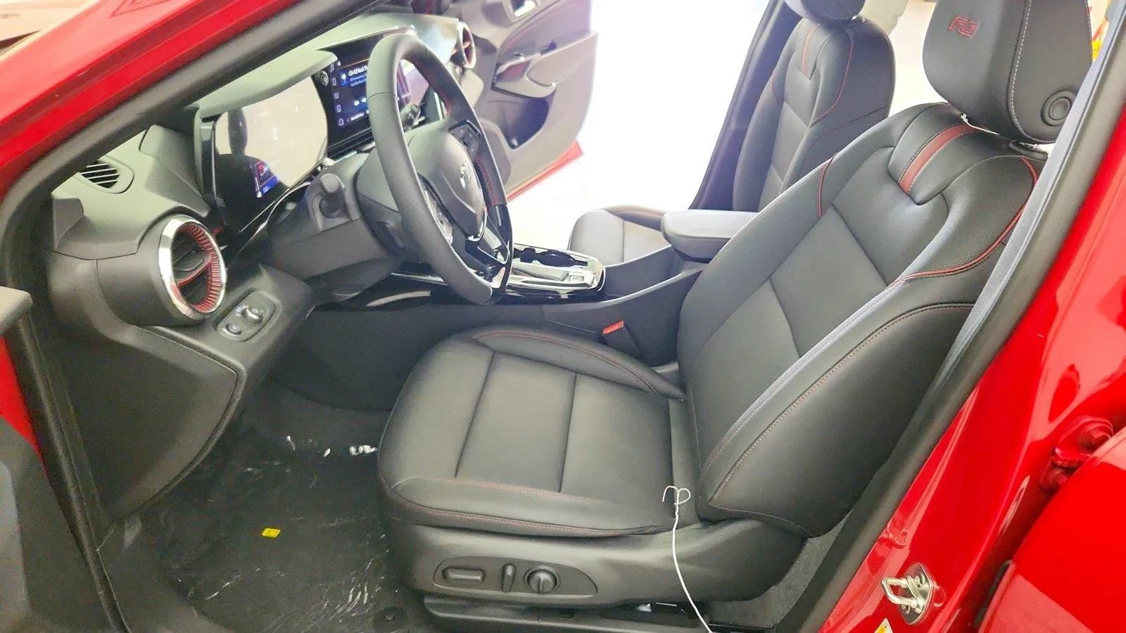 New 2026 Chevrolet Trax RS w/ Driver Confidence Package FWD image 15