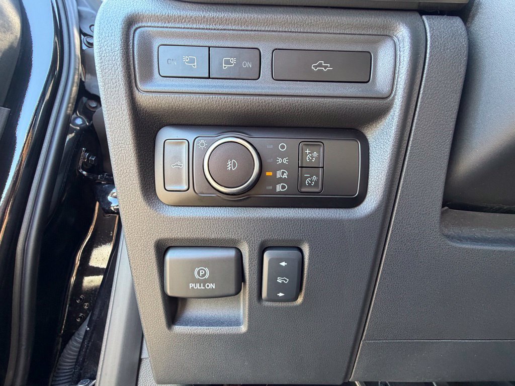 Used 2023 Ford F150 Lariat w/ Equipment Group 502A High AWD/4WD image 4