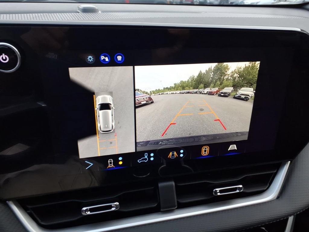 New 2027 Chevrolet Equinox LT w/ Safety and Technology Package FWD image 23