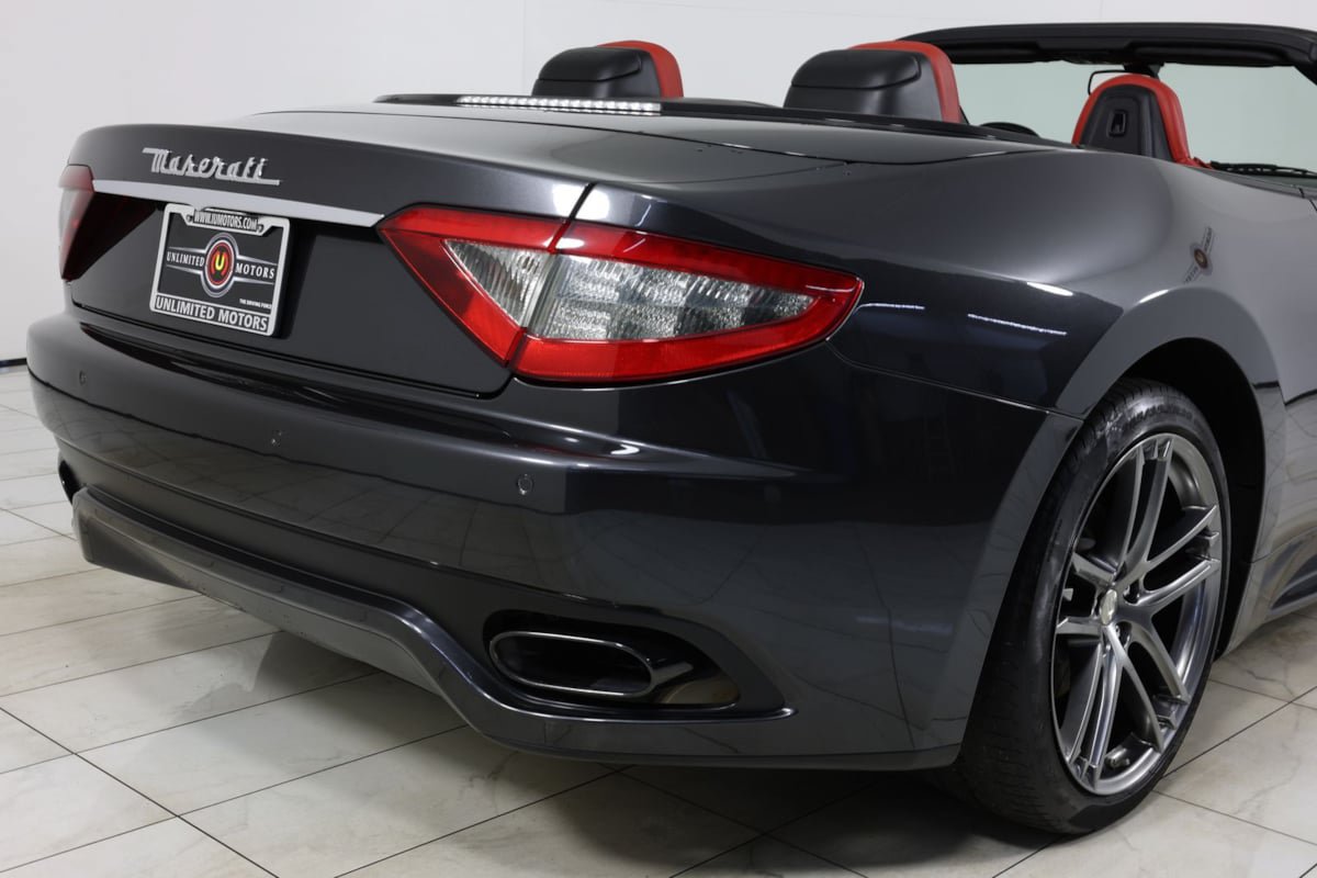 Used 2017 Maserati GranTurismo Sport RWD image 41