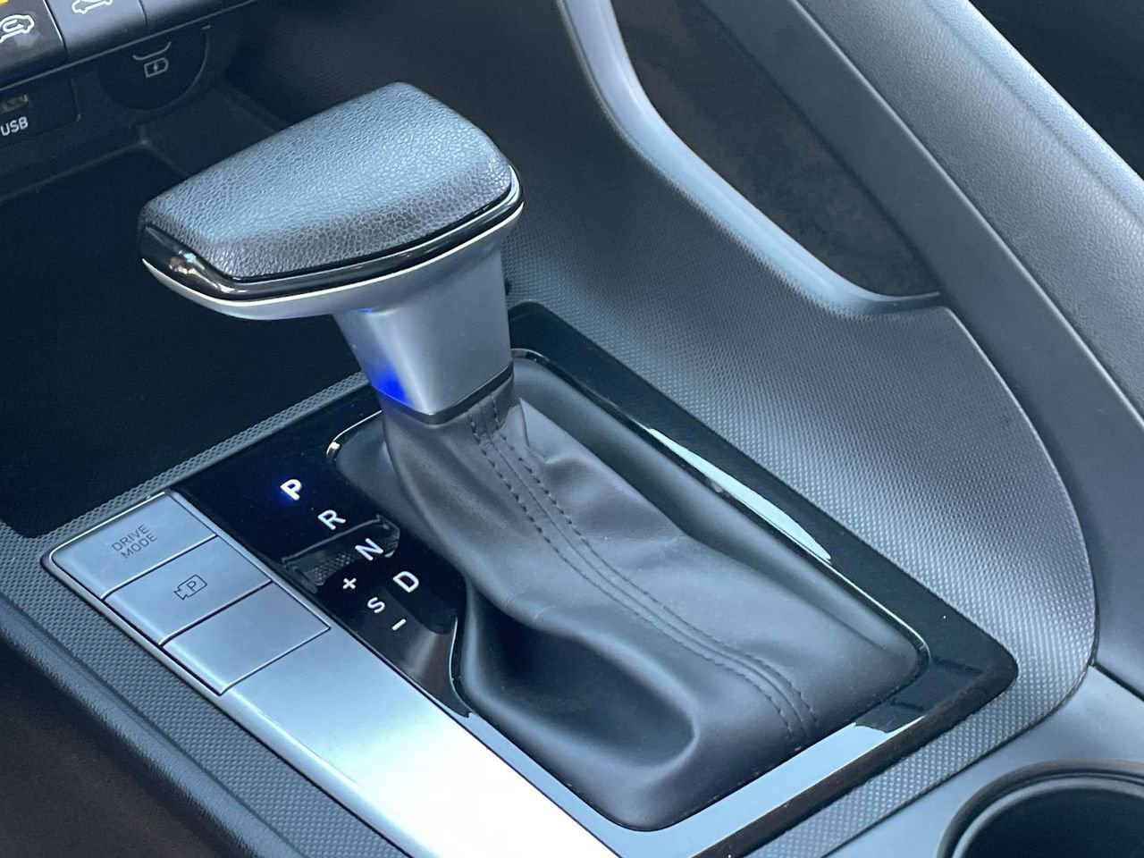Certified 2024 Hyundai Elantra SE FWD image 28