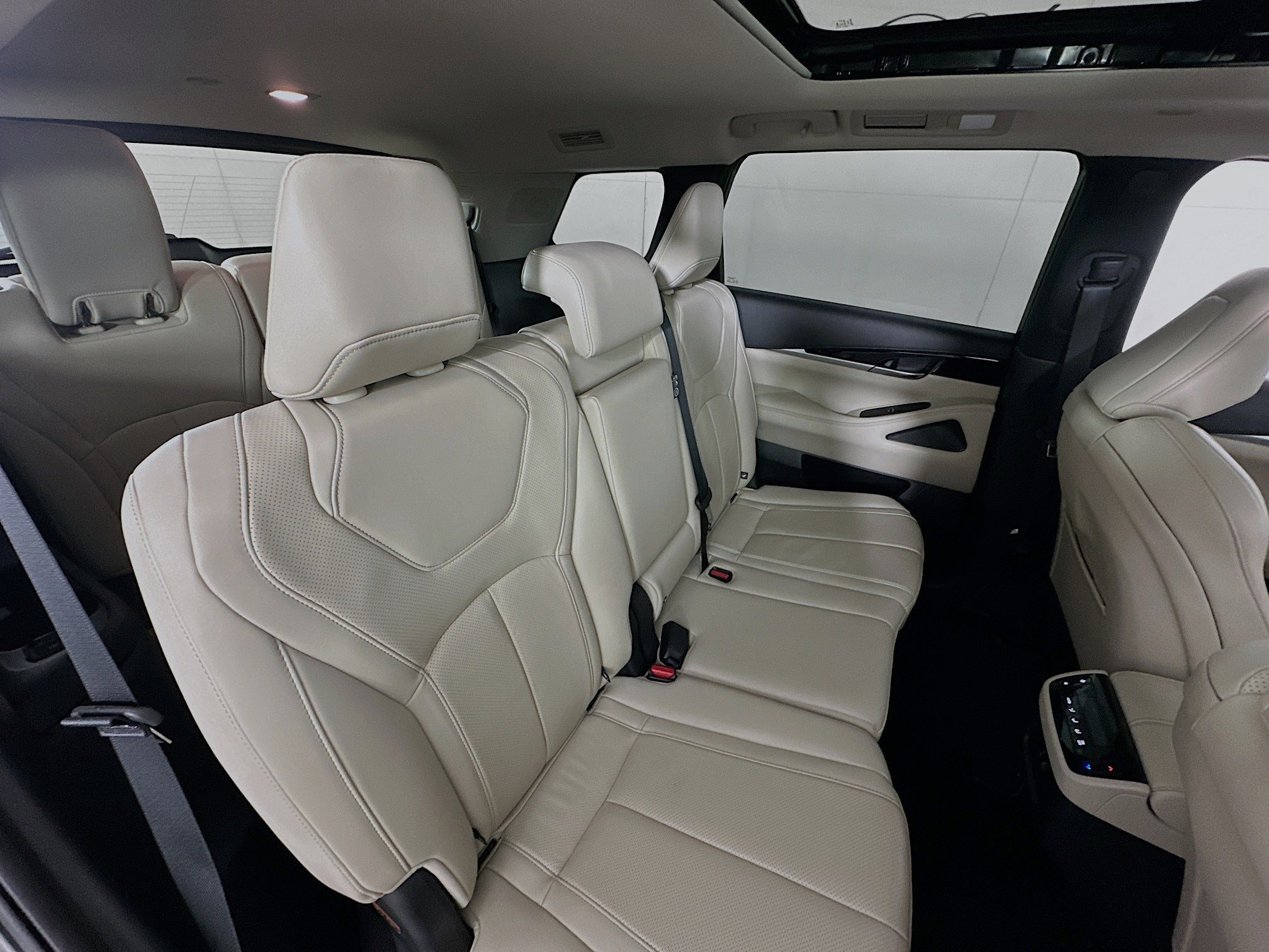 Used 2025 INFINITI QX60 Pure image 29