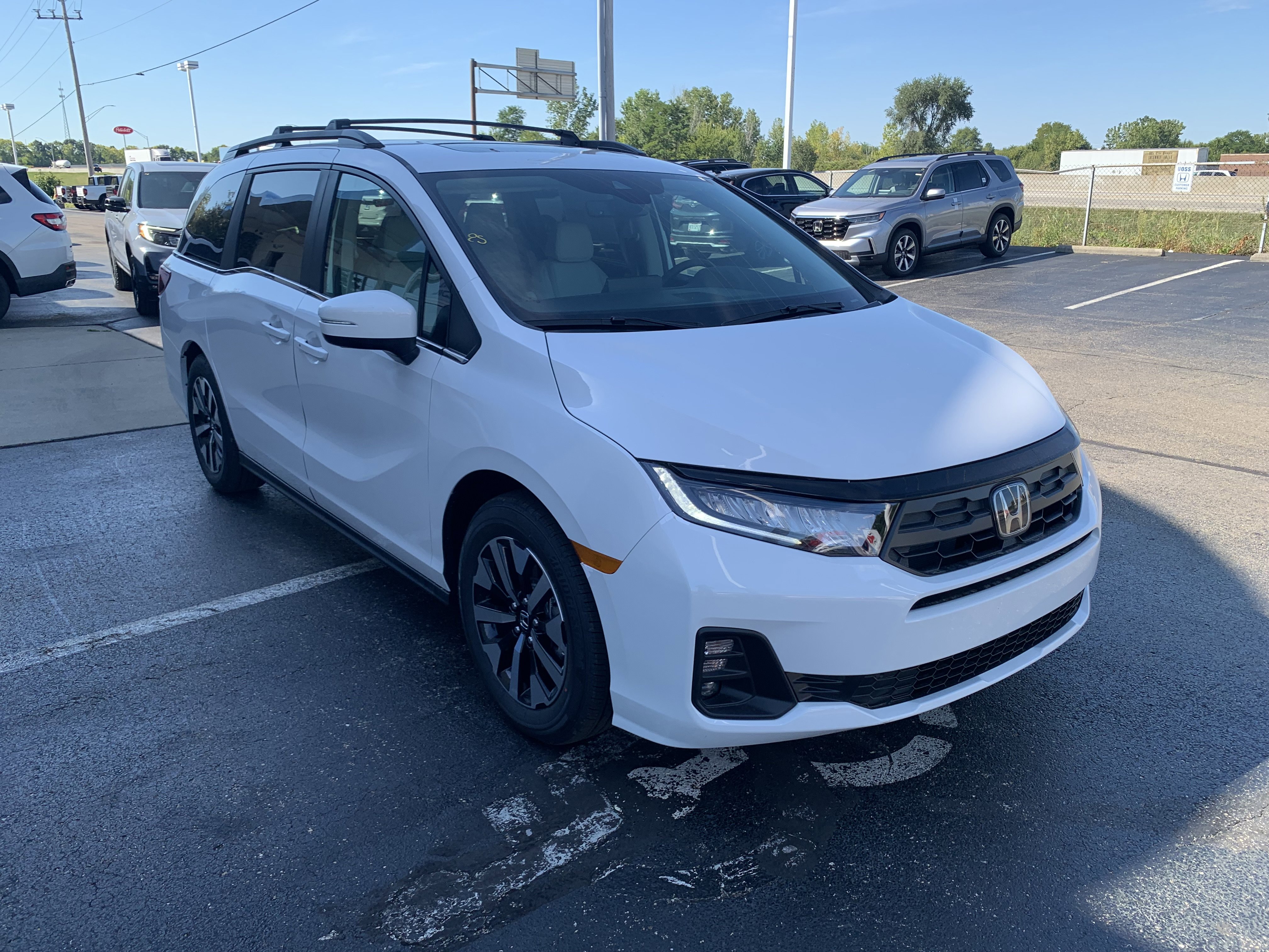 New 2026 Honda Odyssey EX-L image 3