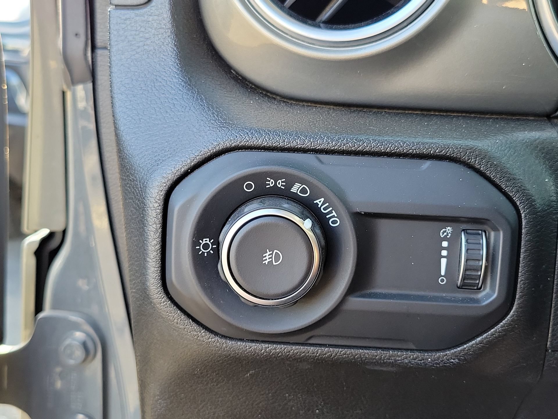 Certified 2023 Jeep Wrangler Unlimited Sahara AWD/4WD image 10
