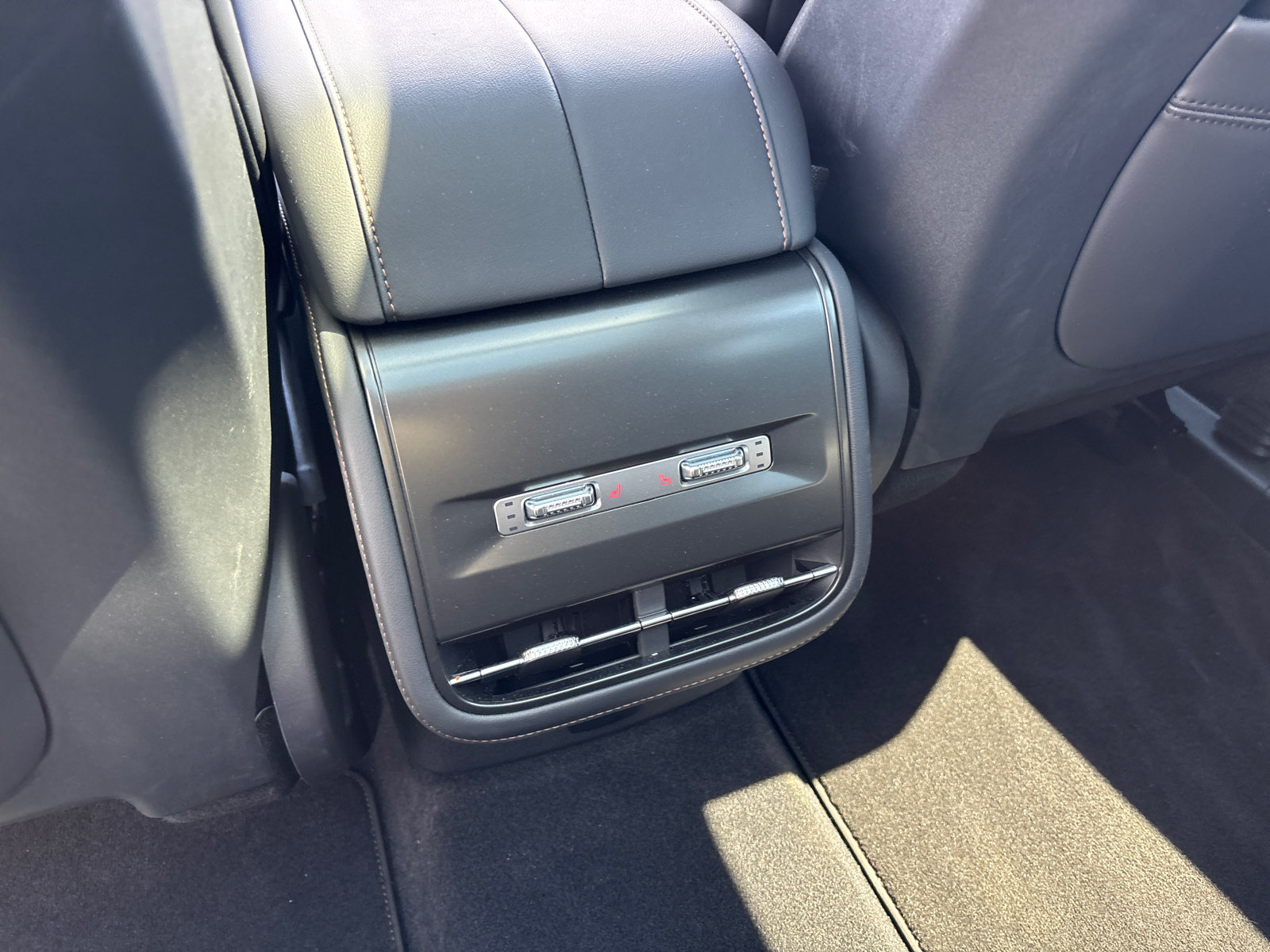 New 2026 Lincoln Nautilus Reserve w/ Jet Appearance Package AWD/4WD image 33