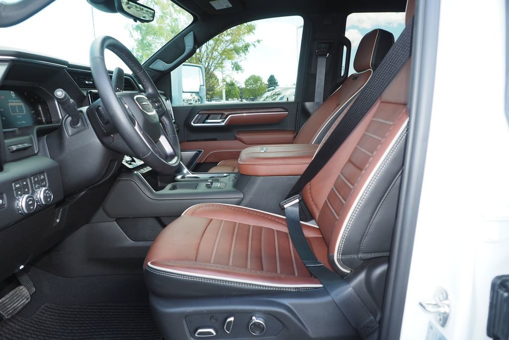 Used 2026 GMC Sierra 3500 Denali Ultimate image 14
