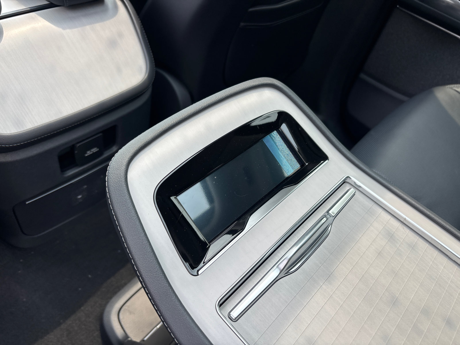 New 2027 Lincoln Navigator Reserve AWD/4WD image 33