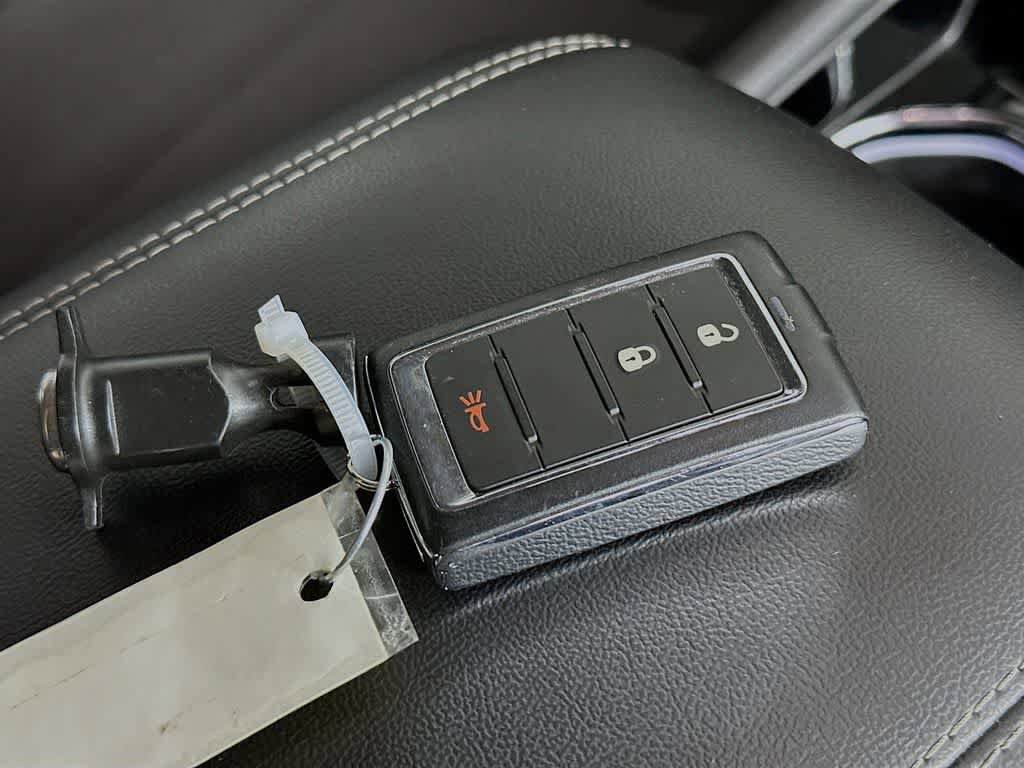 Used 2022 Jeep Grand Cherokee L Laredo w/ Luxury Tech Group I AWD/4WD image 22