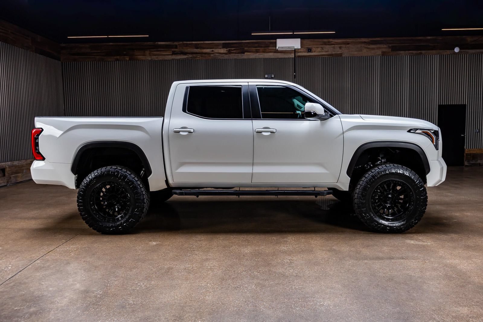 Used 2024 Toyota Tundra SR5 w/ SR5 Convenience Package AWD/4WD image 11