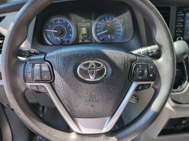 Used 2020 Toyota Sienna LE w/ LE Preferred Package AWD/4WD image 15