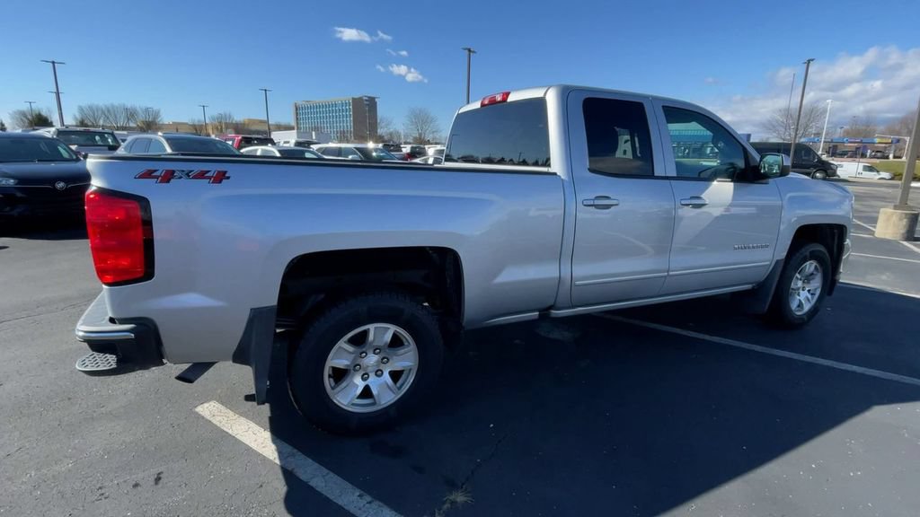 Used 2018 Chevrolet Silverado 1500 LT AWD/4WD image 2