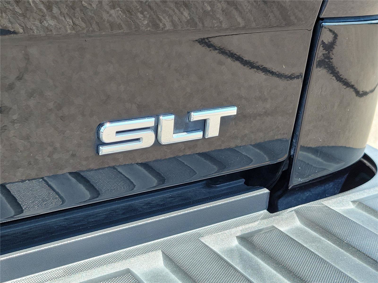 Used 2018 GMC Sierra 1500 SLT w/ SLT Premium Package AWD/4WD image 8