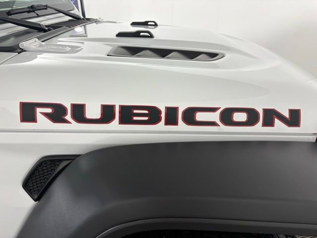 Used 2024 Jeep Gladiator Rubicon w/ Convenience Group AWD/4WD image 14