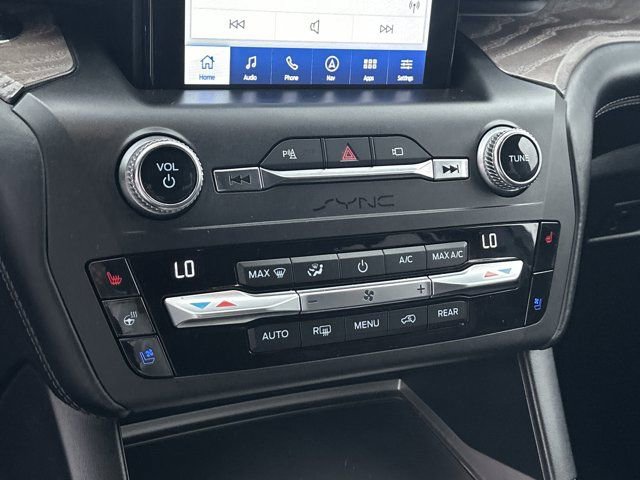 Used 2020 Ford Explorer Platinum w/ Premium Technology Package image 37