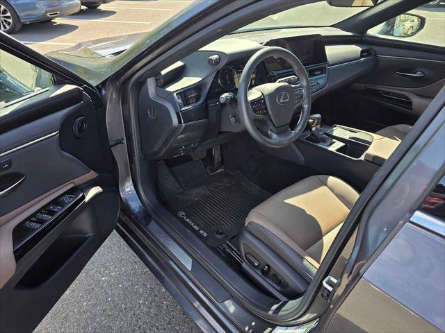 Used 2022 Lexus ES 250 w/ Premium Package AWD/4WD image 19