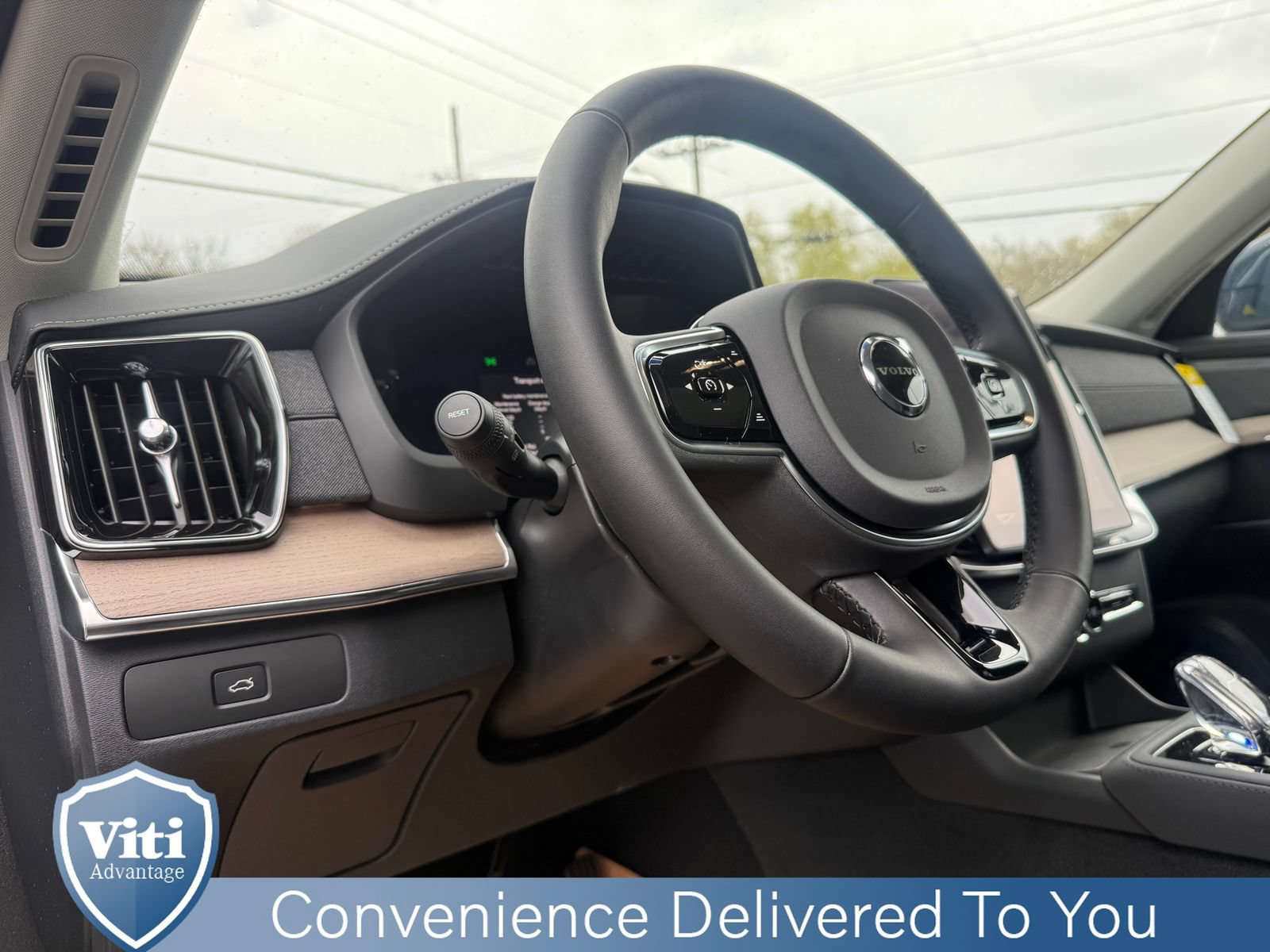 New 2026 Volvo XC90 B6 Plus w/ Protection Package Premier AWD/4WD image 12