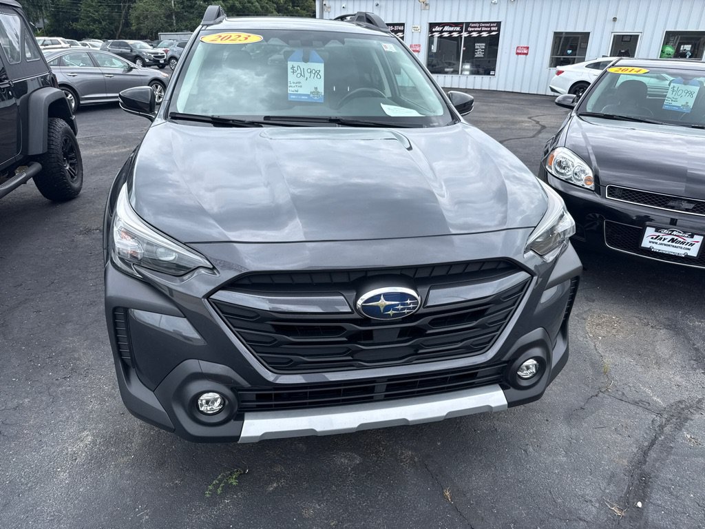 Used 2023 Subaru Outback Limited AWD/4WD image 2