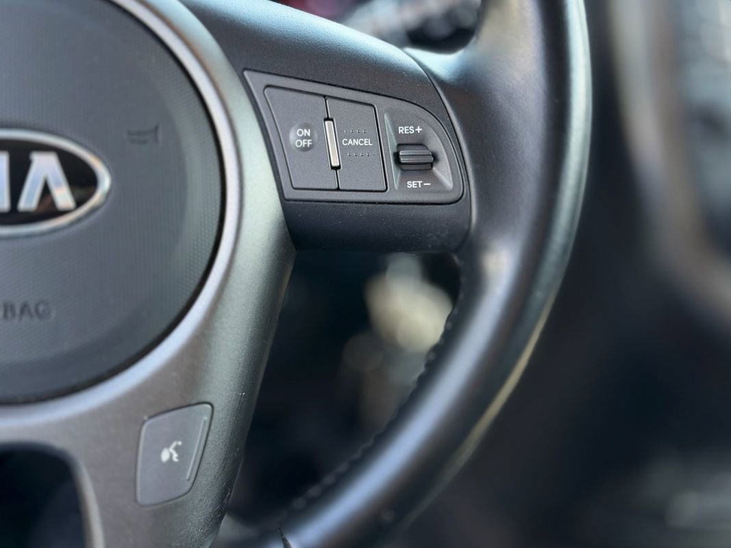 Used 2013 Kia Soul + FWD image 13