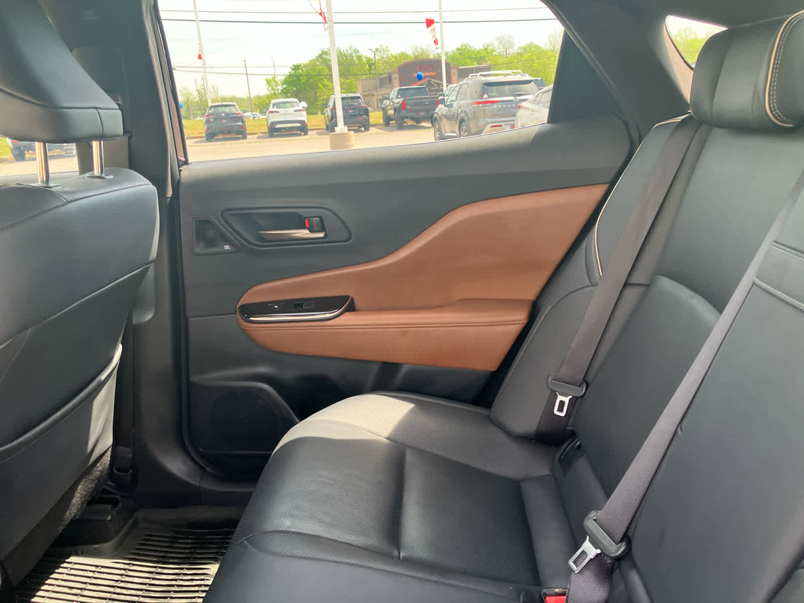 Used 2025 Toyota Crown Limited w/ Advanced Technology Package image 38