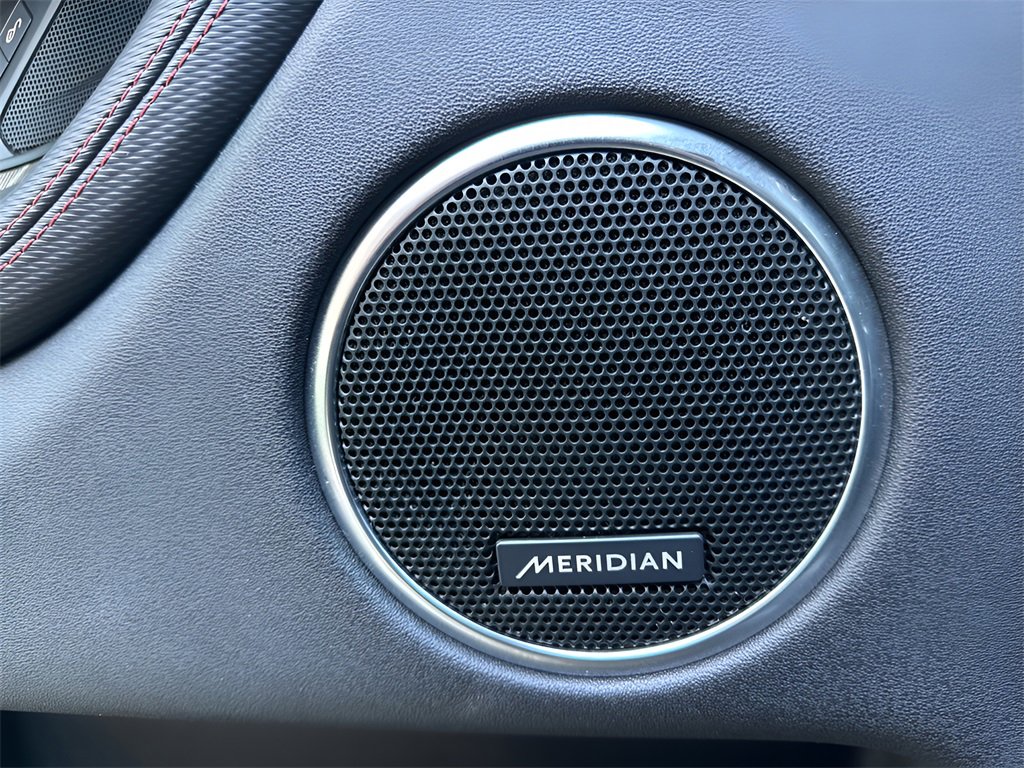 Used 2020 Land Rover Discovery Sport SE R-Dynamic image 15