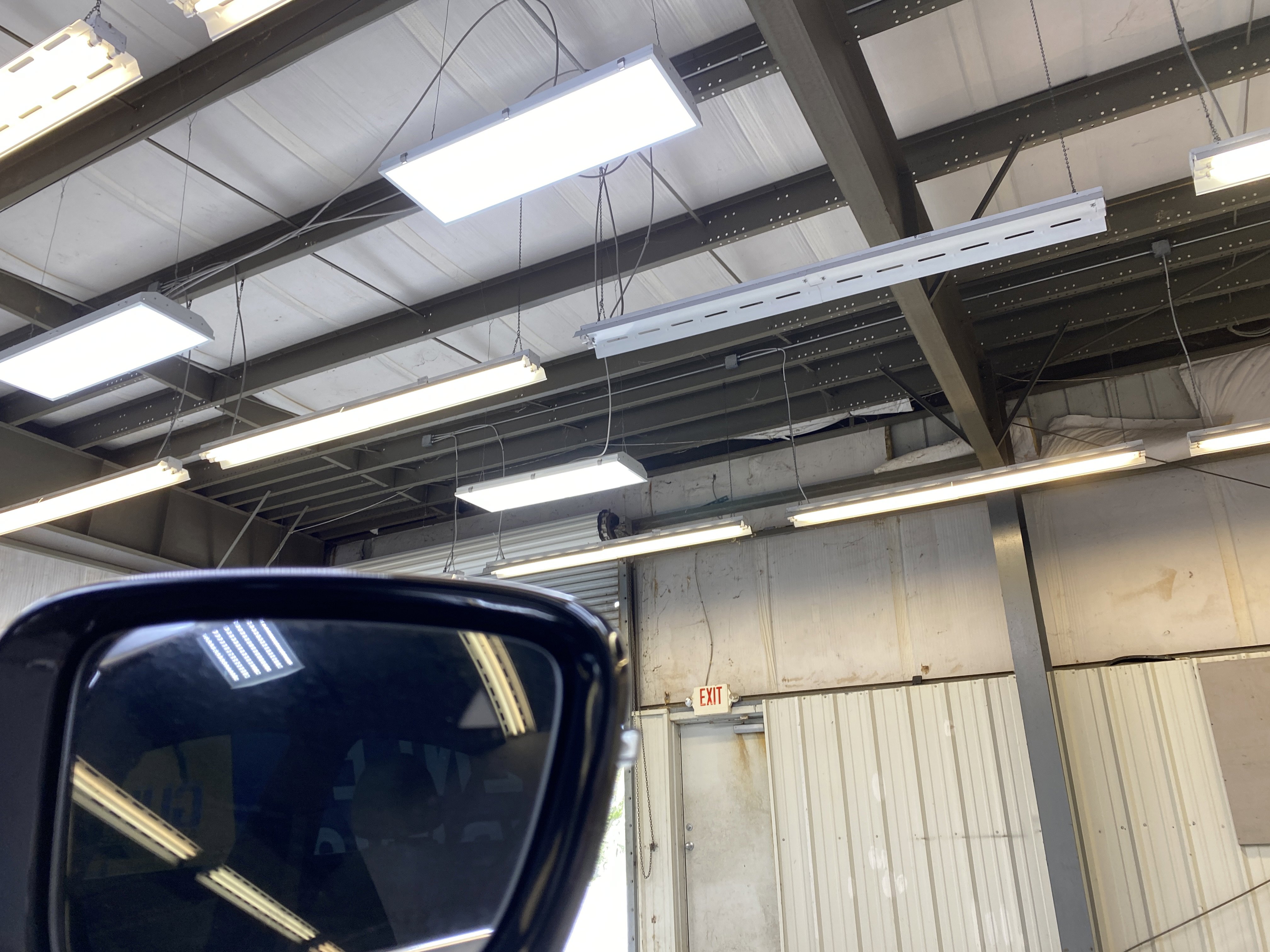 Used 2023 BMW 530e w/ Premium Package image 16