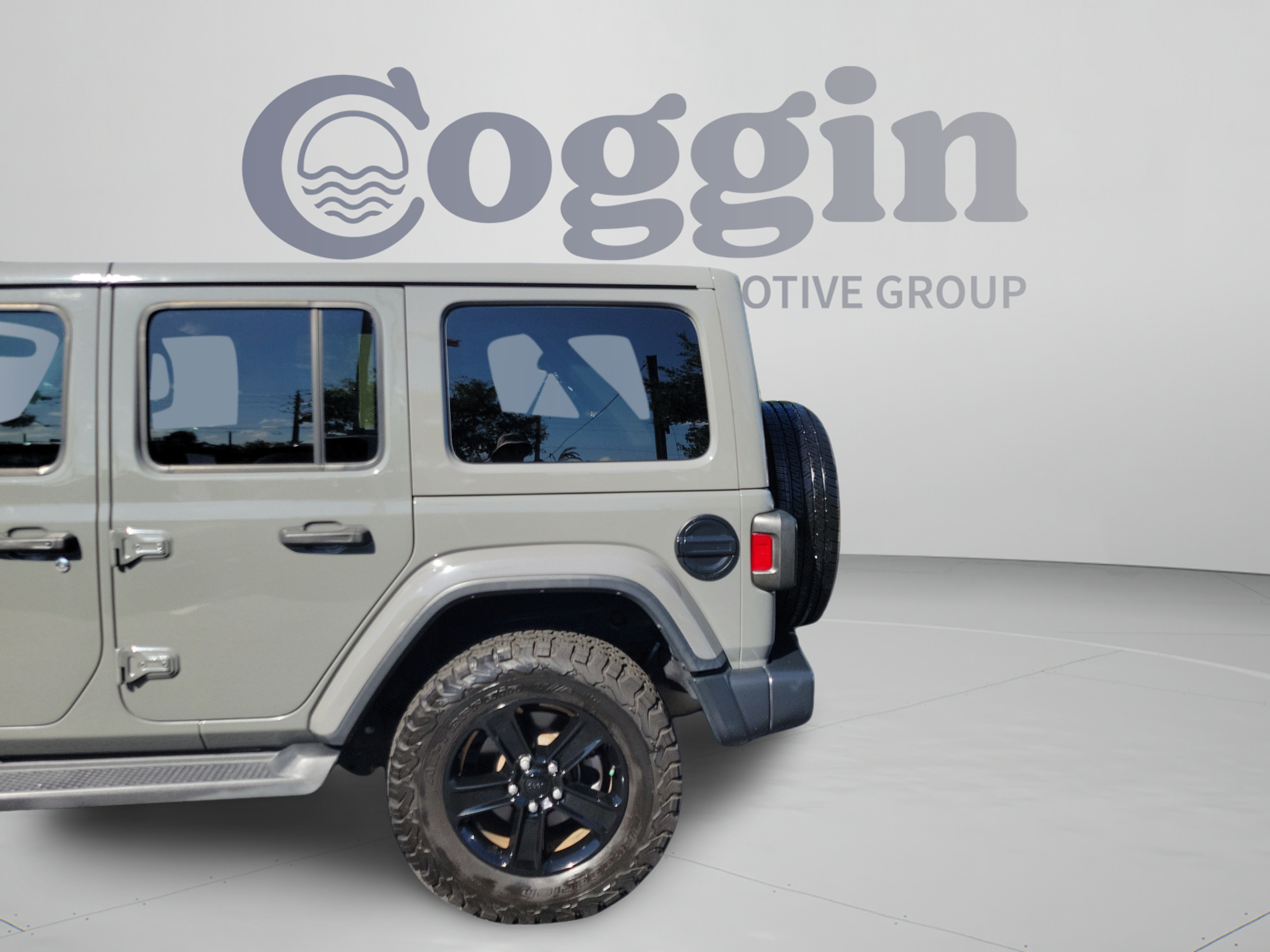 Used 2020 Jeep Wrangler Unlimited Sahara AWD/4WD image 31