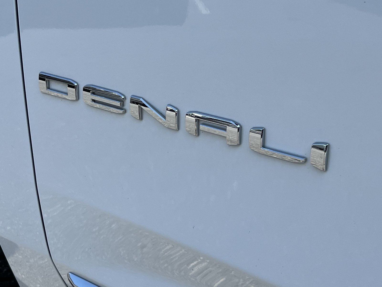 Used 2025 GMC Yukon XL Denali AWD/4WD image 36
