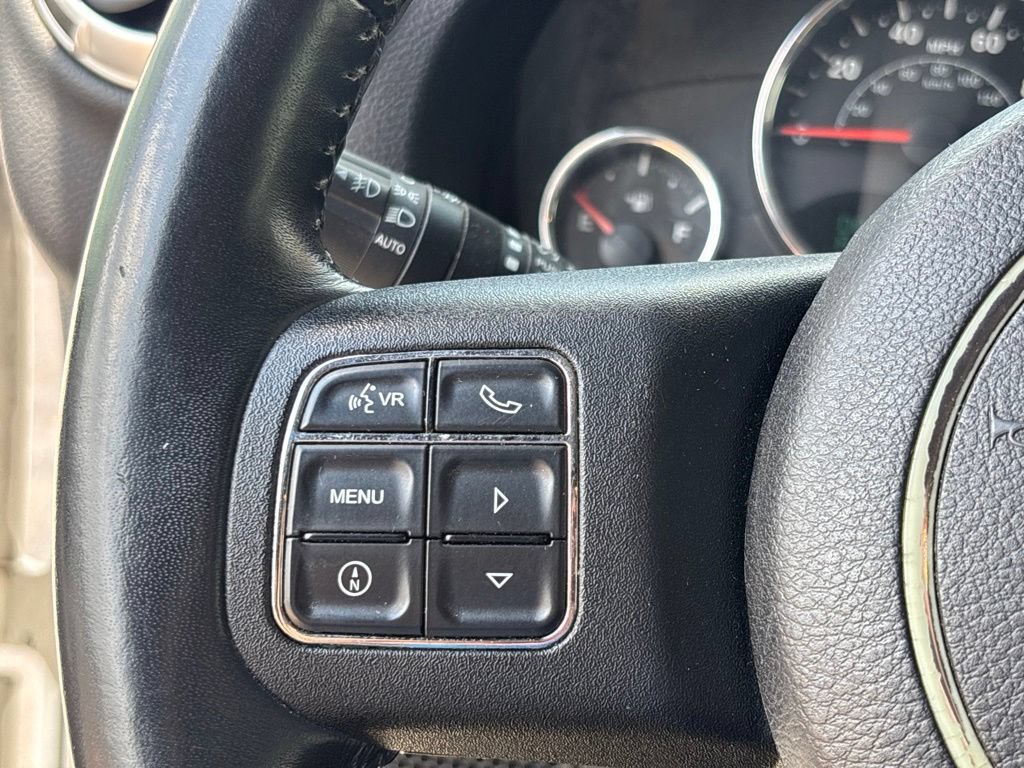 Used 2013 Jeep Wrangler Unlimited Sahara w/ Connectivity Group AWD/4WD image 14