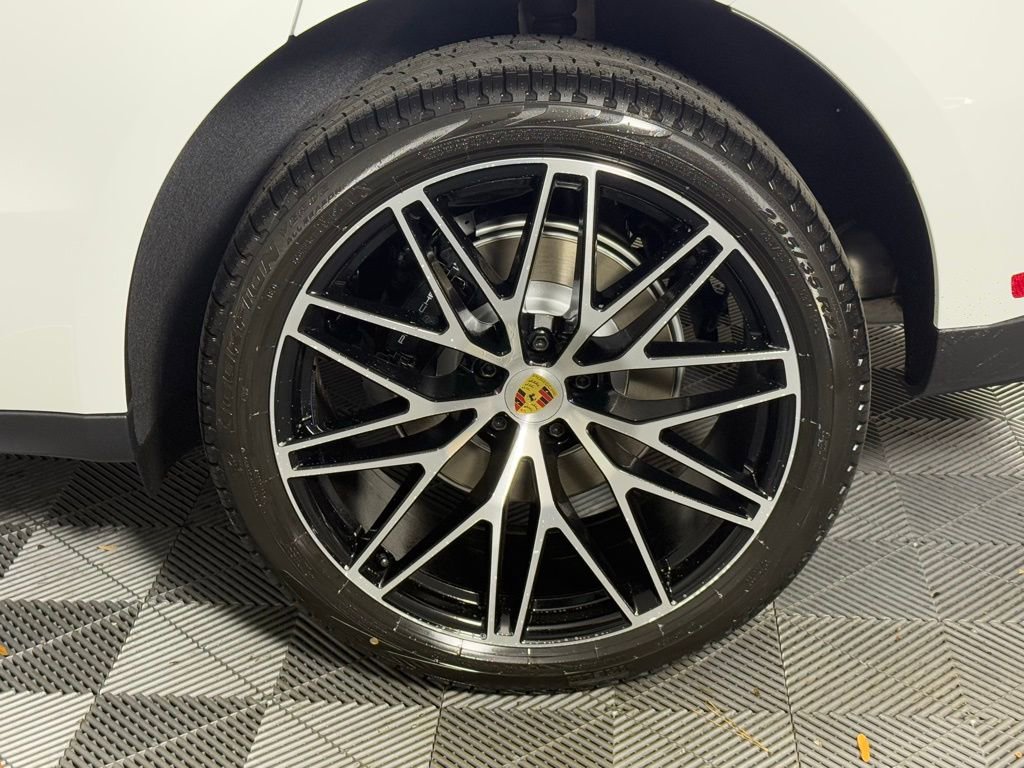 New 2026 Porsche Macan image 12