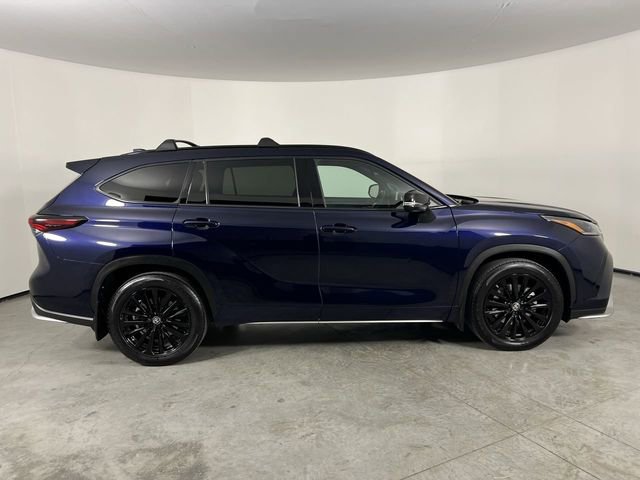 Used 2024 Toyota Highlander XSE FWD image 9