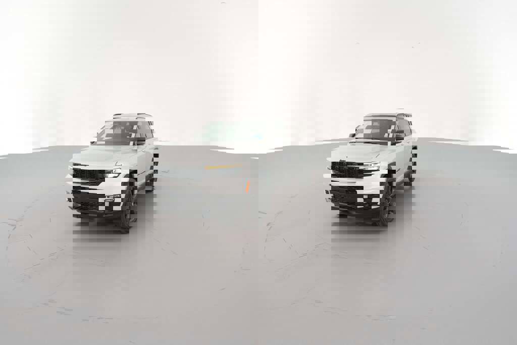 New 2025 Jeep Grand Cherokee L Limited w/ Black Appearance Package image 3