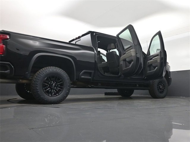 Used 2024 Chevrolet Silverado 2500 ZR2 w/ Technology Package image 67