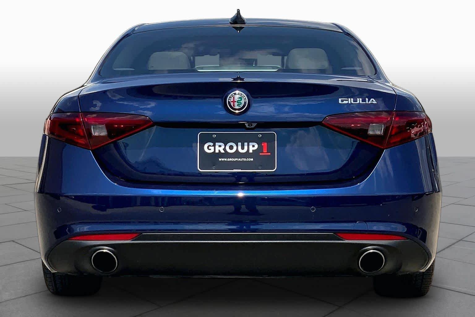 Used 2018 Alfa Romeo Giulia Ti w/ Quick Order Package 22Z Lusso RWD image 5