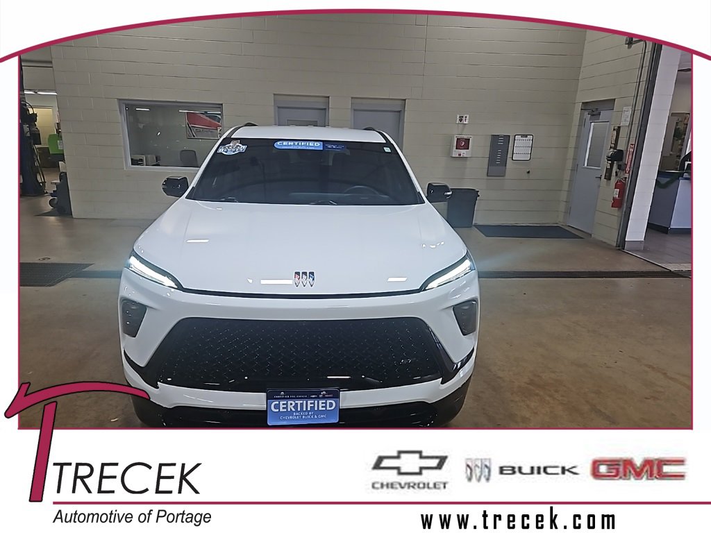 Certified 2025 Buick Enclave Sport Touring image 1